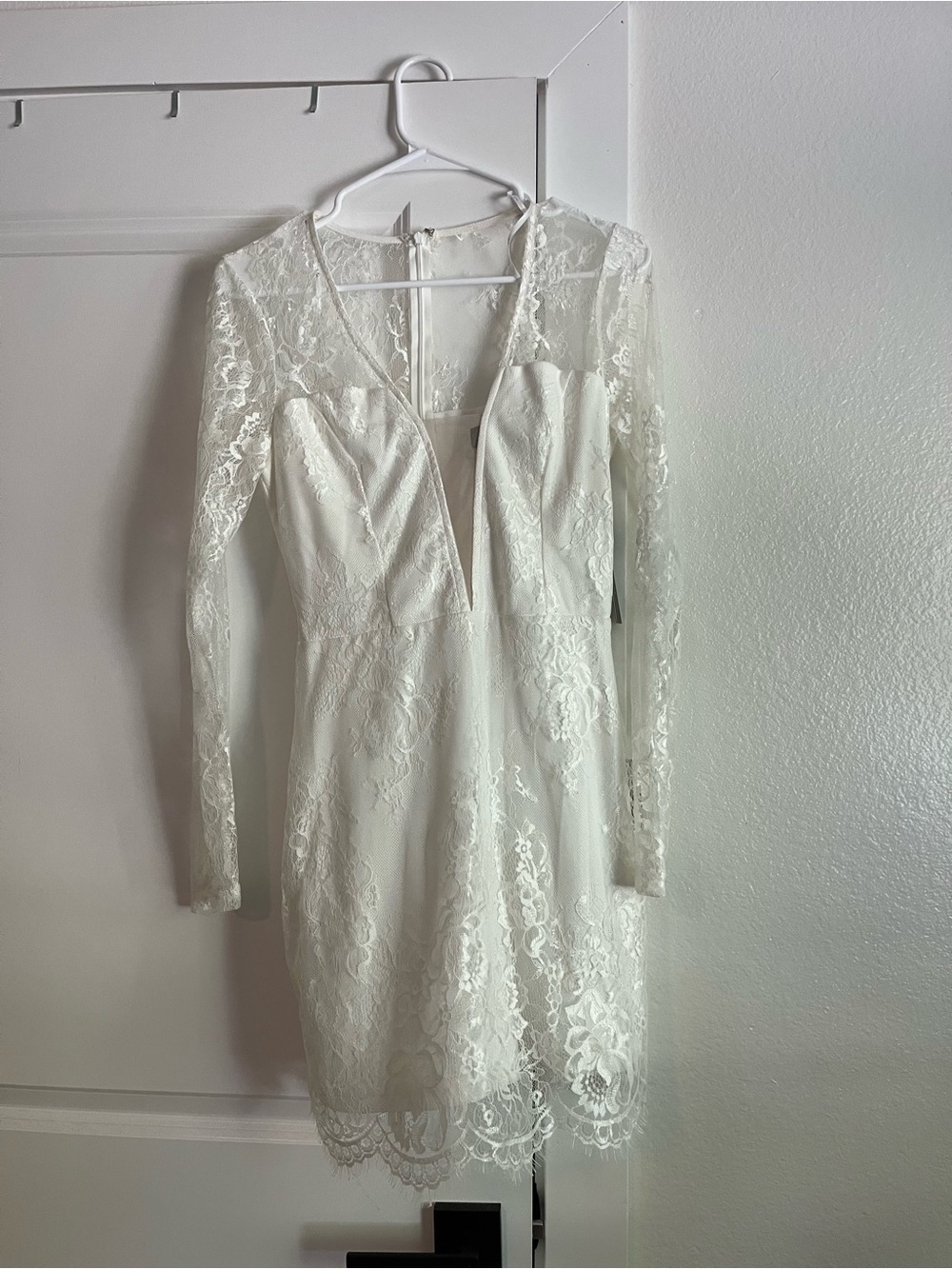 Lulu's White Long-Sleeve Lace V-Neck Mini Dress